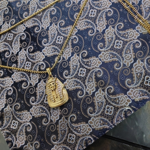 18K Gold Plated Egyptian Pharoah Pendant Necklace Cubic Zircon Crystals - Picture 3 of 9